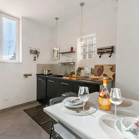 Apartment Un Terrazzo Nella Pigna, Sea-view Terrace - Happy