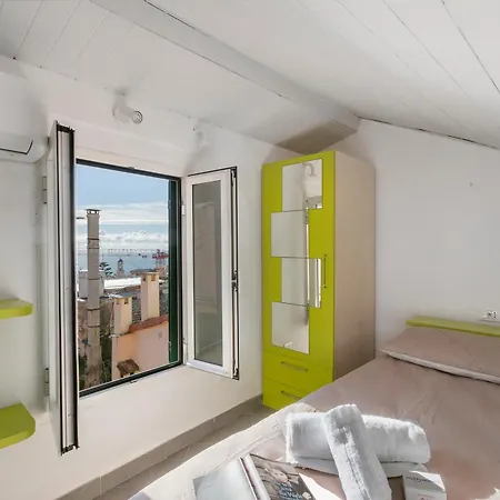 Apartment Un Terrazzo Nella Pigna, Sea-view Terrace - Happy *