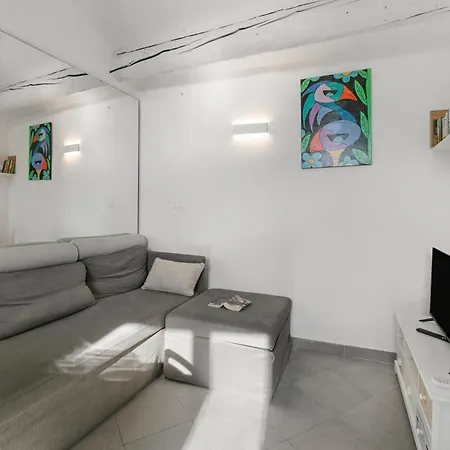 Un Terrazzo Nella Pigna, Sea-view Terrace - Happy Apartment Sanremo
