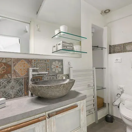 Apartment Un Terrazzo Nella Pigna, Sea-view Terrace - Happy Sanremo
