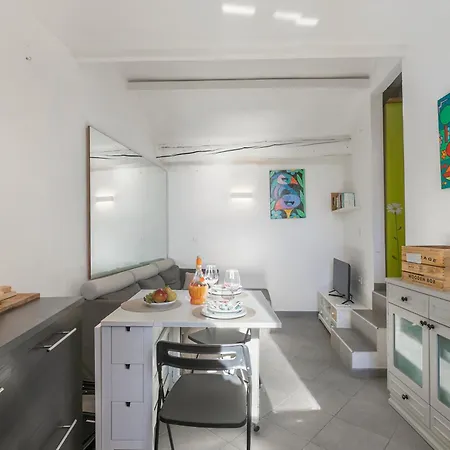 Apartment Un Terrazzo Nella Pigna, Sea-view Terrace - Happy Sanremo